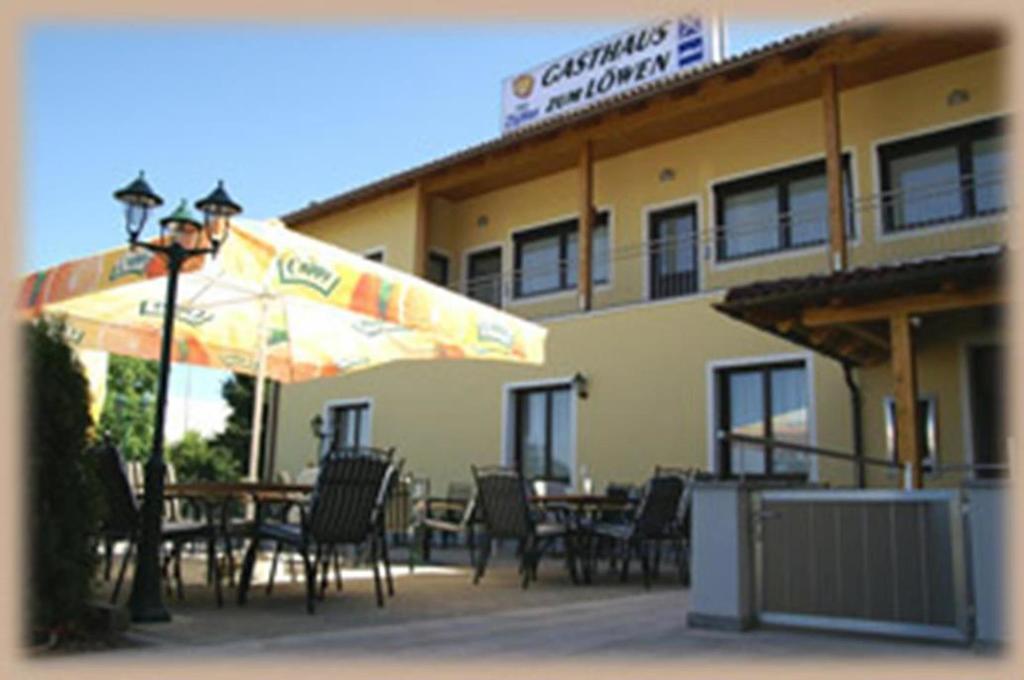 Gasthaus-Pension Zum Loewen Asten المظهر الخارجي الصورة