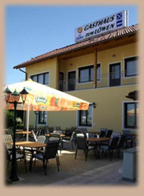 Gasthaus-Pension Zum Loewen Asten المظهر الخارجي الصورة
